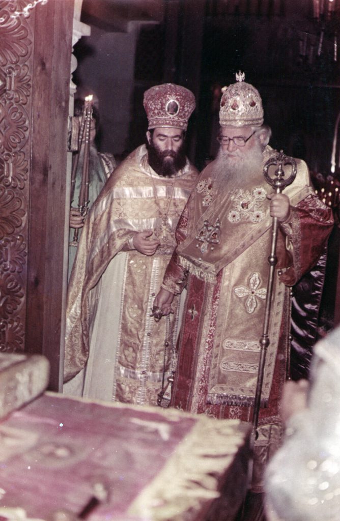 Ο ΠΑΤΡΙΑΡΧΗΣ ΝΙΚΟΛΑΟΣ ΜΕ ΤΟΝ ΕΞΑΡΧΟ ΤΟΥ ΠΑΤΡΙΑΡΧΕΙΟΥ ΣΤΗΝ ΡΩΣΣΙΑ, ΑΡΧΙΜ.ΘΕΟΔΩΡΟ ΧΟΡΕΥΤΑΚΗ. (ΝΥΝ ΠΑΤΡΙΑΡΧΗ ΑΛΕΞΑΝΔΡΕΙΑΣ)